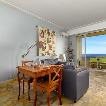 Bagatelle Exceptional Location With Stunning Sea Views * Жуан-ле-Пен