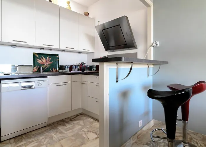 Apartment Bagatelle Exceptional Location With Stunning Sea Views